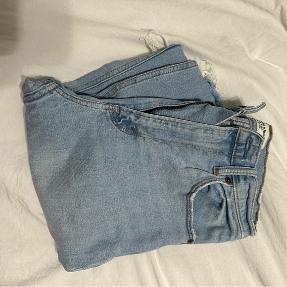 A&F ultra high rise straight light denim jeans. 26 / 2R. Abercrombie and Fitch. - Picture 1 of 3